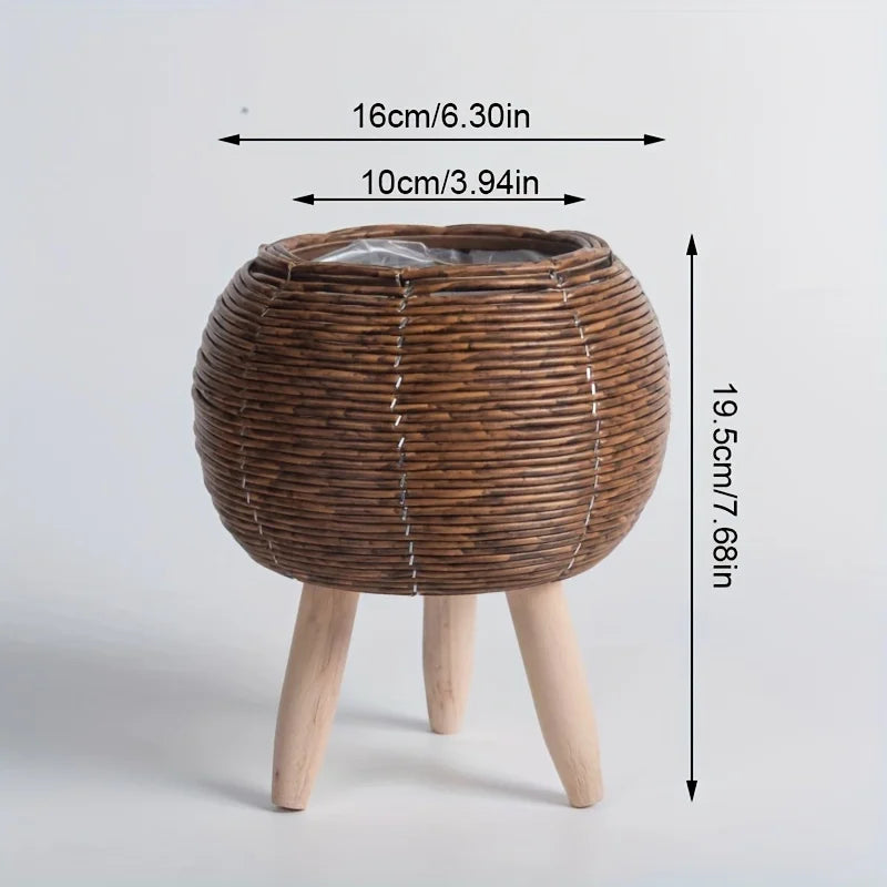 Encantadora maceta rústica de ratán con patas de madera, cesta de almacenamiento tejida versátil para plantas de interior/exterior y decoración