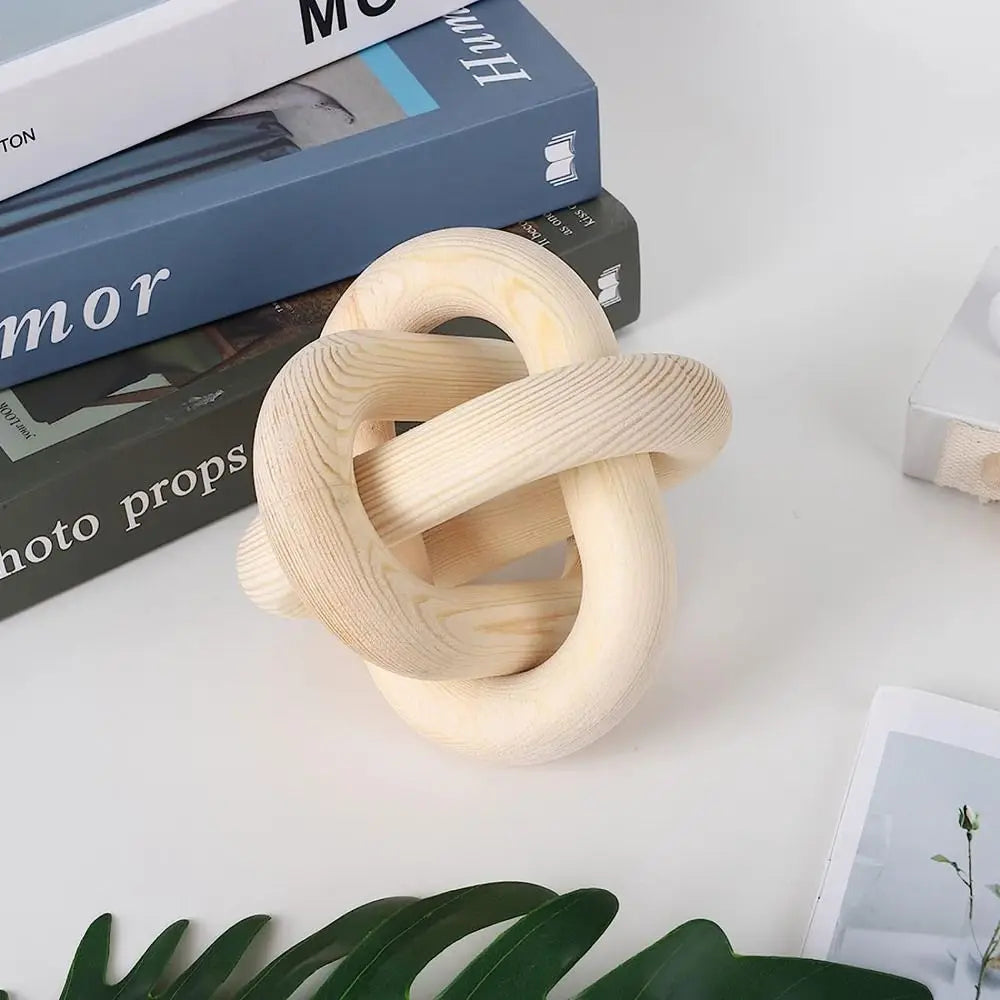 Mesa de centro con detalles rústicos bohemios, decoración de nudos de madera, decoración de eslabones de cadena de madera, decoración de estante de pino de 3 eslabones